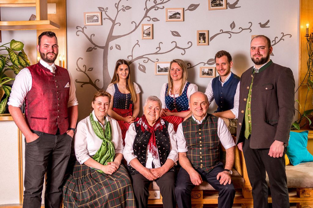 Tröpolacherhof Familienbild
