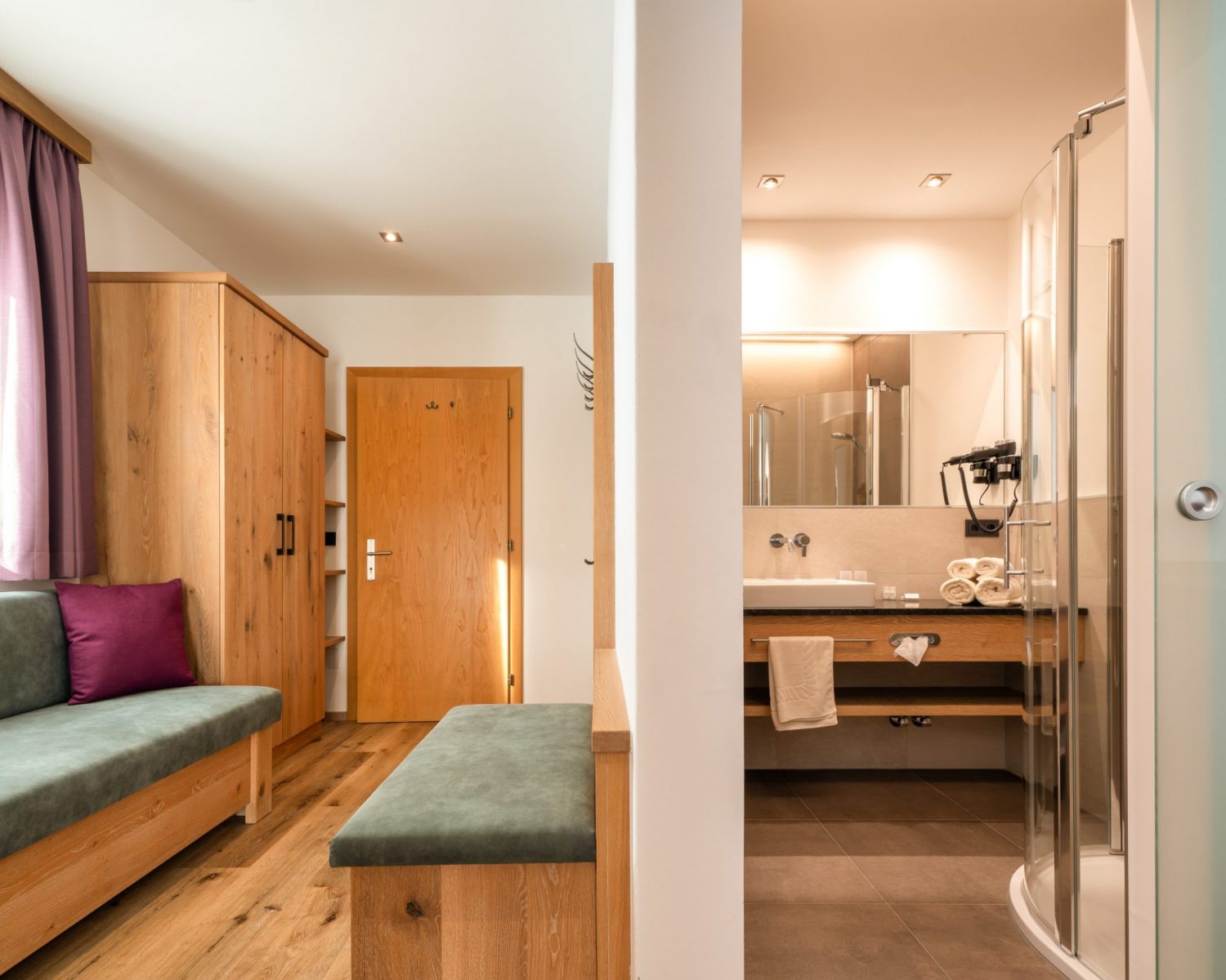 Tröpolacherhof Doppelzimmer Superior Bad Garderobe